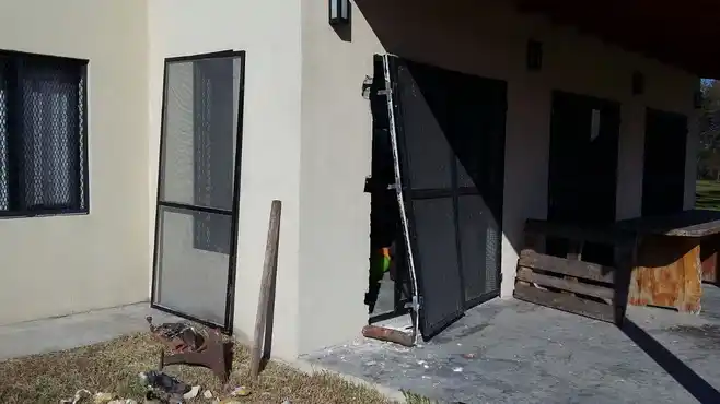 Rompieron las rejas e ingresaron por quinta vez a una casa