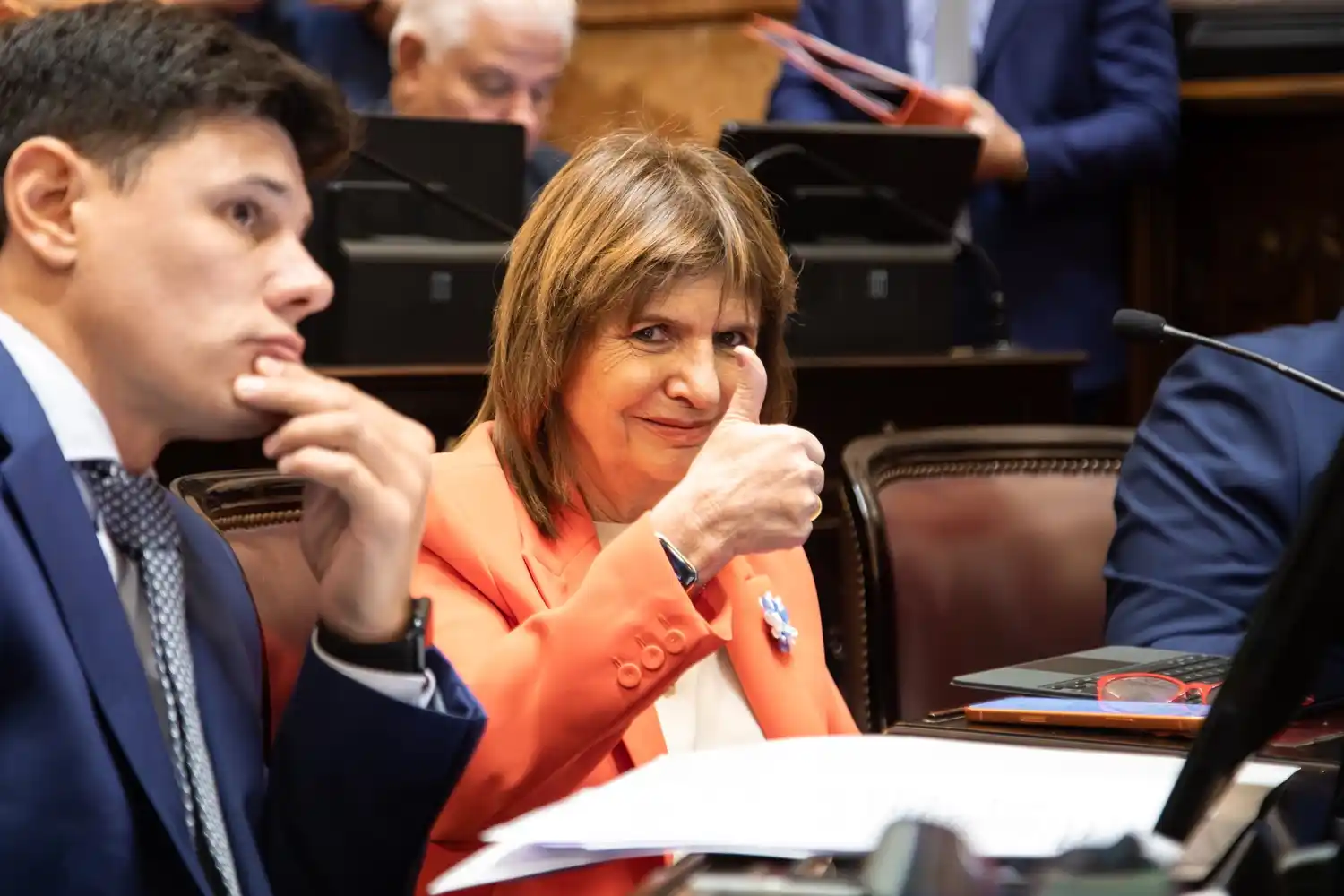 Triunfo de Patricia Bullrich en el Senado, como jefa de bloque de LLA, comandando la votación.