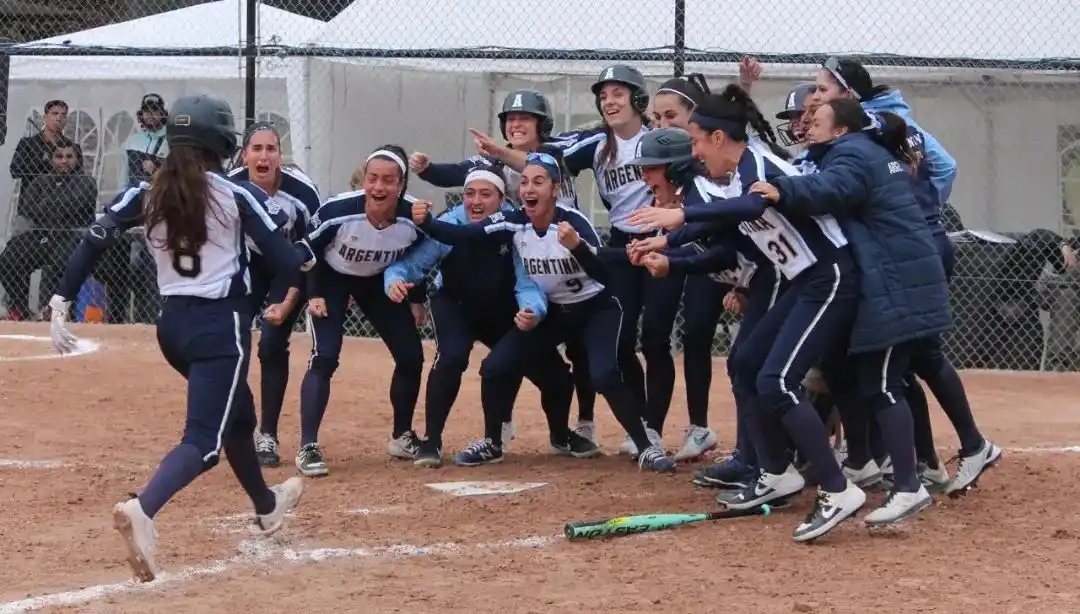 La Selección Argentina Femenina de sóftbol se ilusiona en el playoff
