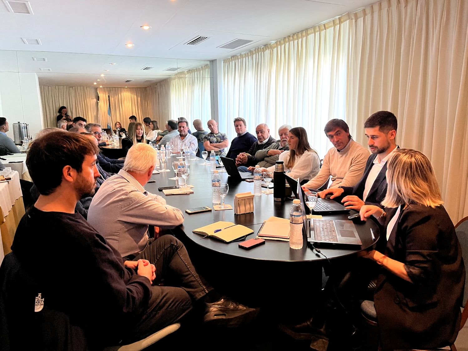 Representantes del BICE se reunieron con empresarios de Tandil