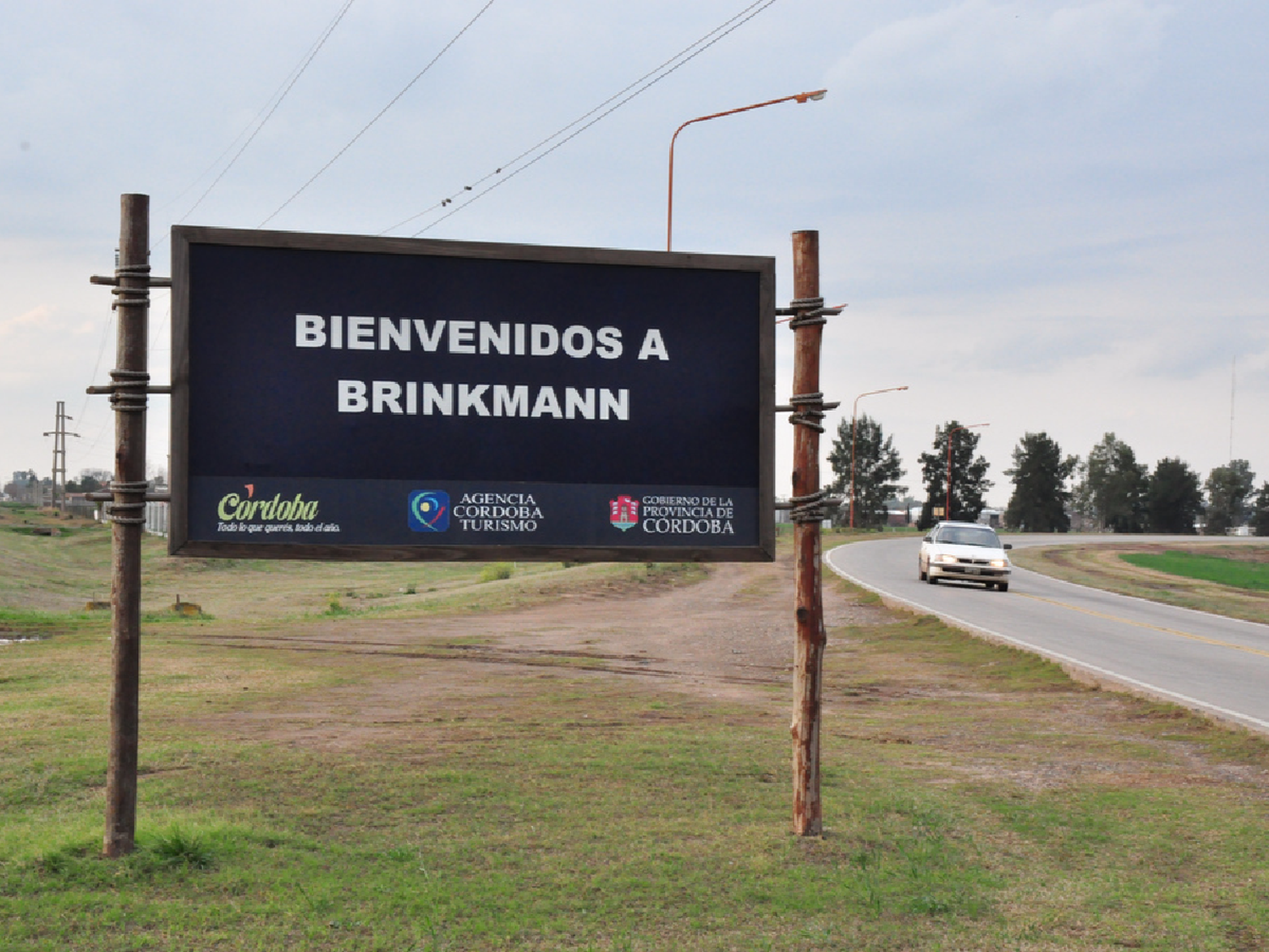Brinkmann: perdió el control de su Ford Ranger y tumbó en la ruta 1