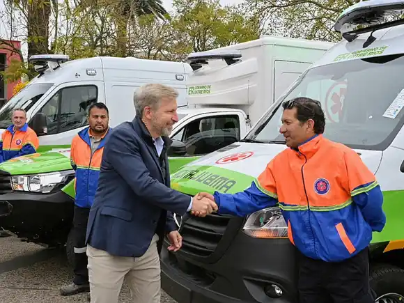 Entre Ríos refuerza el sistema de salud con 20 nuevas ambulancias y 10 equipos de telemedicina