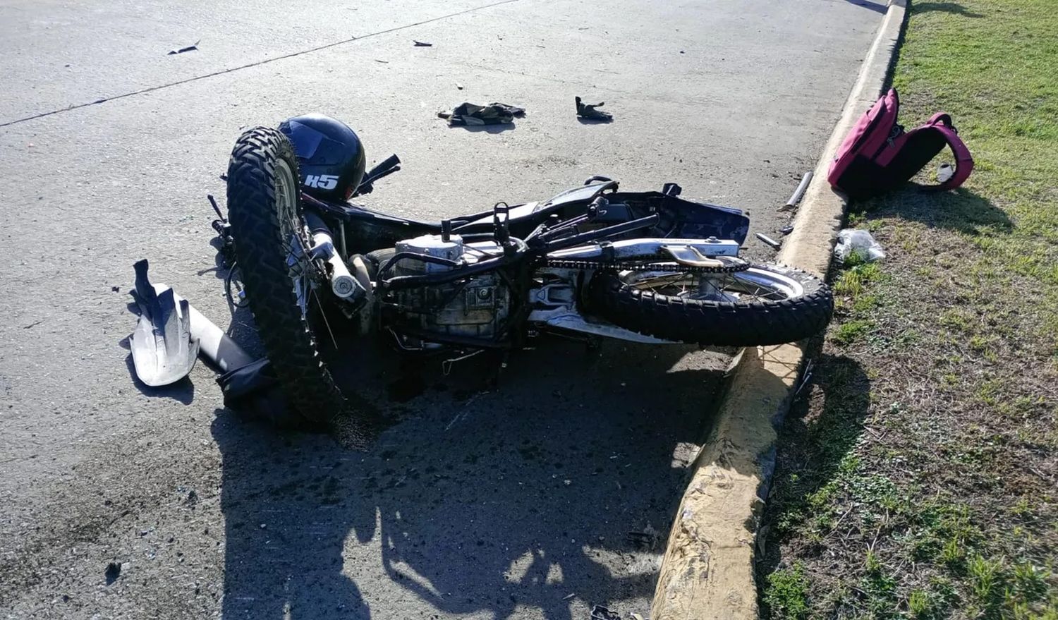 La mujer de 35 años fue atropellada en su moto en Tolosa. FOTO: La Buena Info.