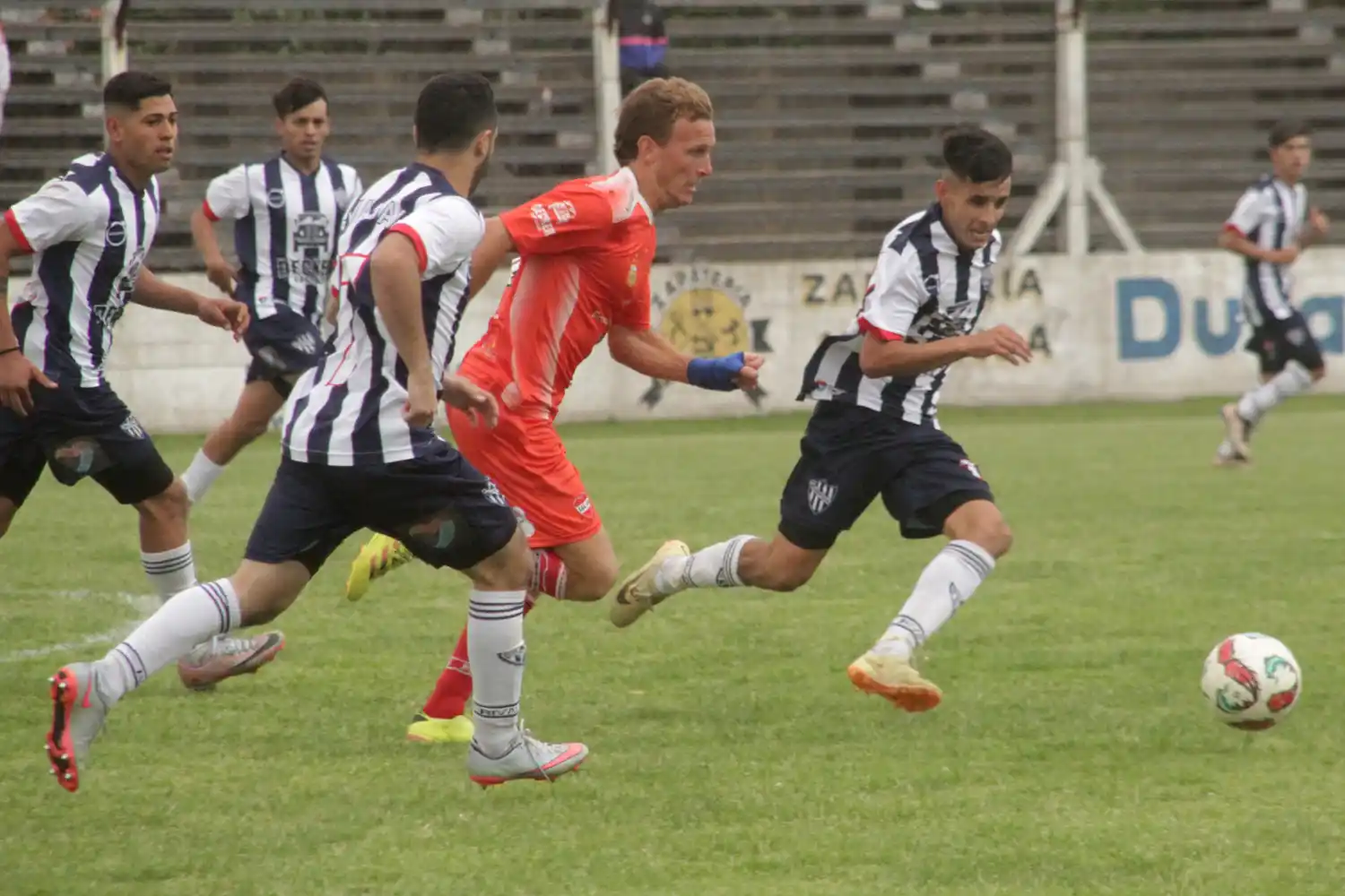 Mañana desde las 16, Rivadavia ante Mataderos en el Panamericano por el "Pre Federal"
