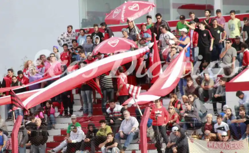 Sin hinchas visitantes, Ministerio y Mataderos jugarán su “final”
