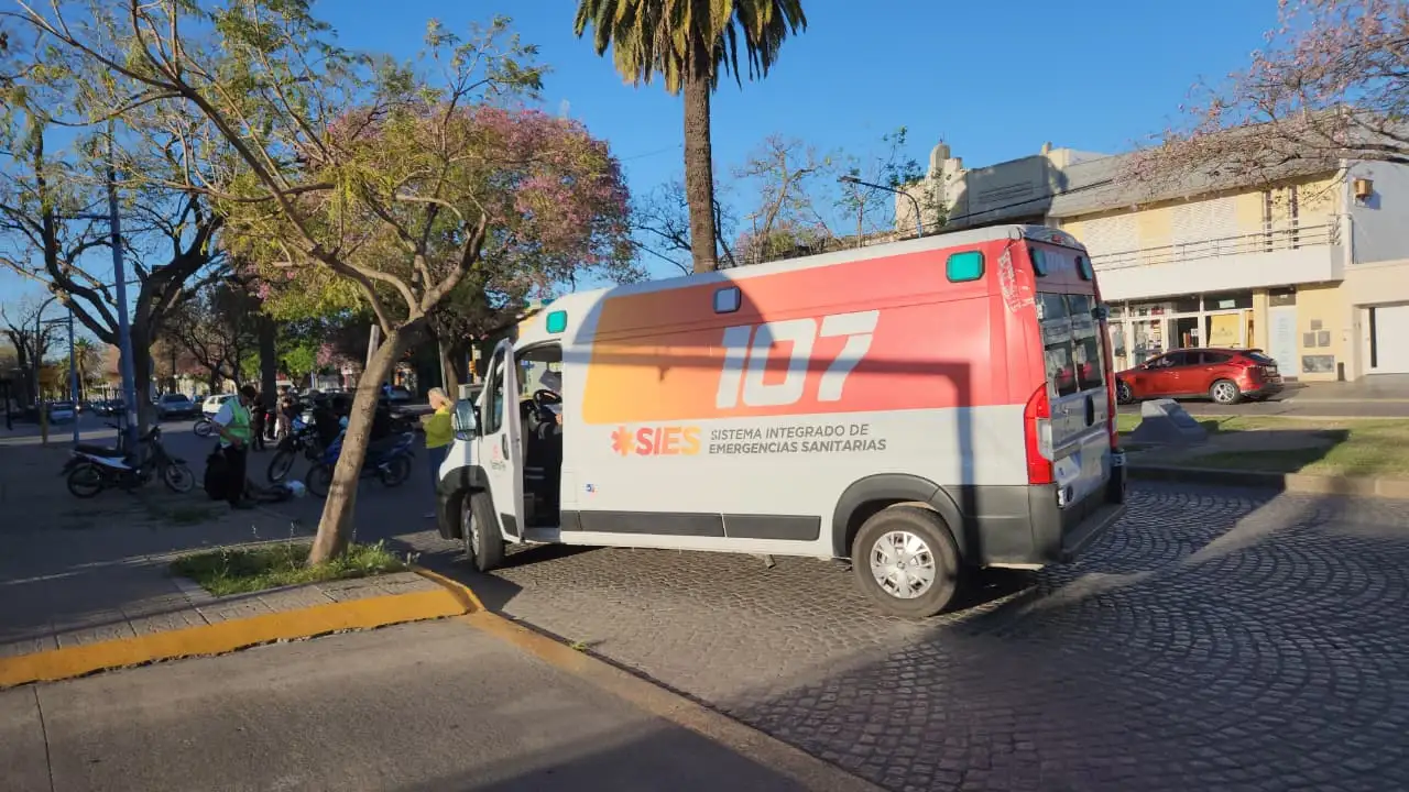 accidente de transito choque bv lehmann auto moto ambulancia sies 107 policia patrullero gur - 2