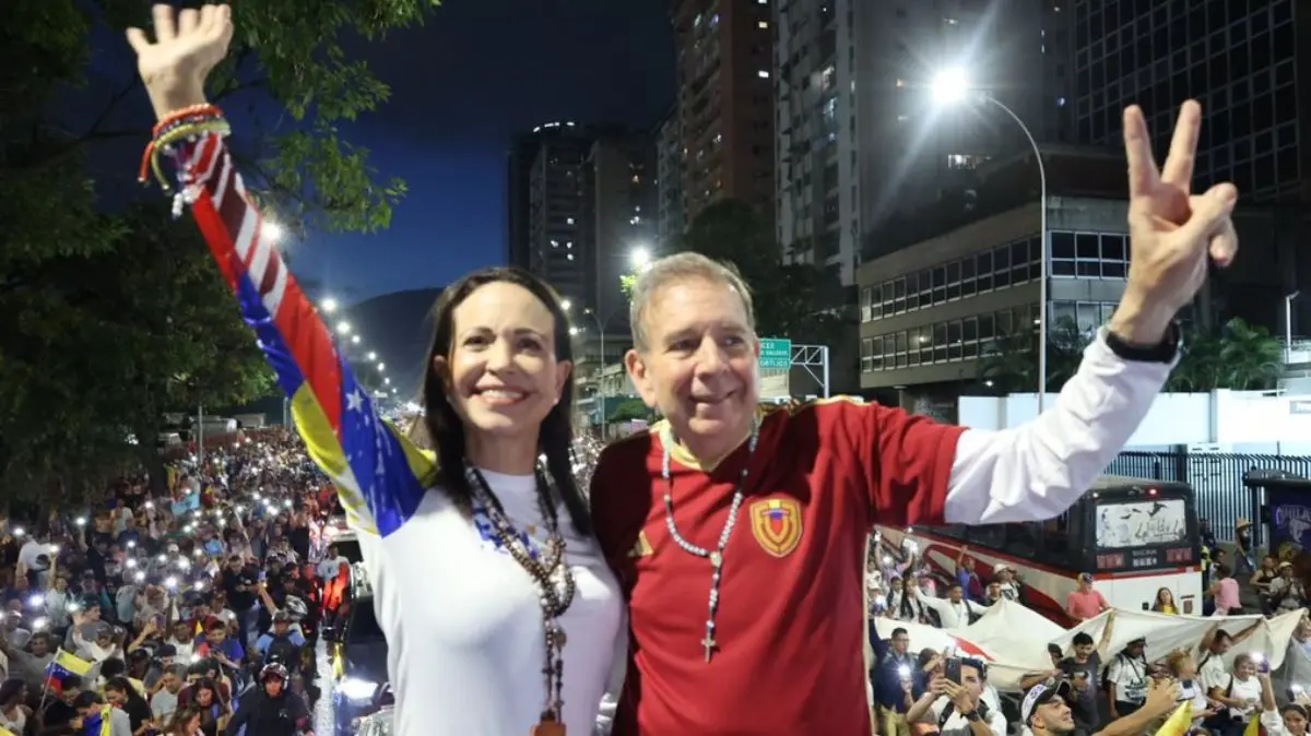 María Corina y Edmundo ofrecieron discurso conjunto al final de la marcha: «Vamos a volver a ser República de Venezuela»