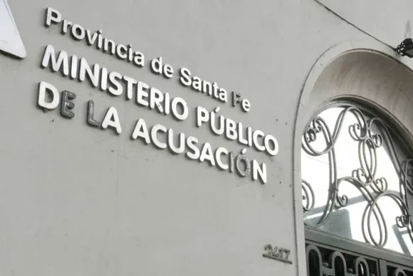 Abusó sexualmente de su hija cuando iba al jardín y de su hijastra durante la primaria en Santa Fe: ¿cuántos años de condena le dieron?