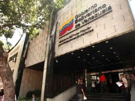 Gobierno anuncia reestructuración del servicio exterior: cierra la embajada de Venezuela en Noruega (+Comunicado)
