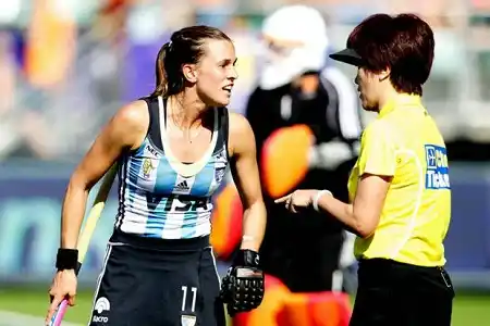 Las Leonas igualaron con China y jugarán con Holanda en semifinales 