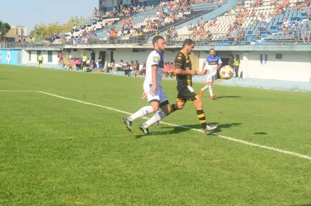 Santamarina volvió a perder y se terminó el ciclo de Pereyra como su director técnico