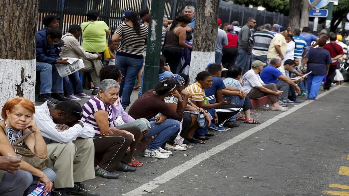 MÁS DE 50% de los venezolanos quiere que se levanten las sanciones petroleras (+Cifras)