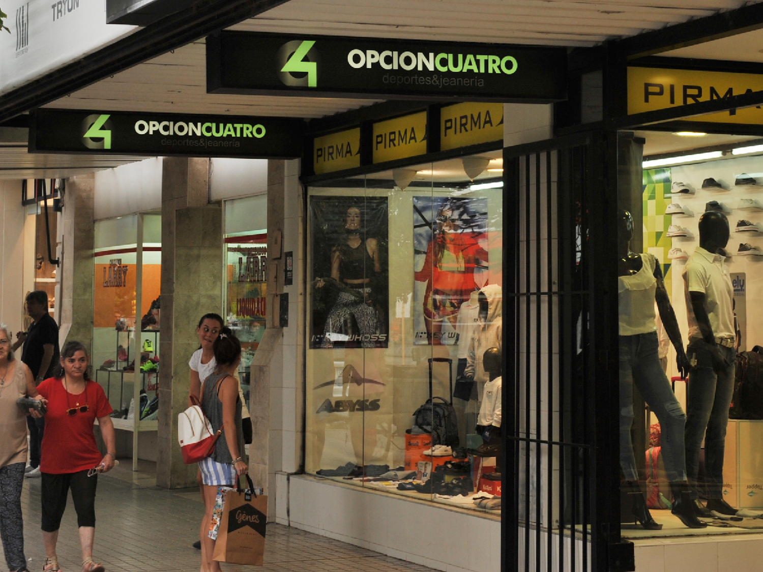 Según el gremio, empleados de comercio deben trabajar media jornada mañana