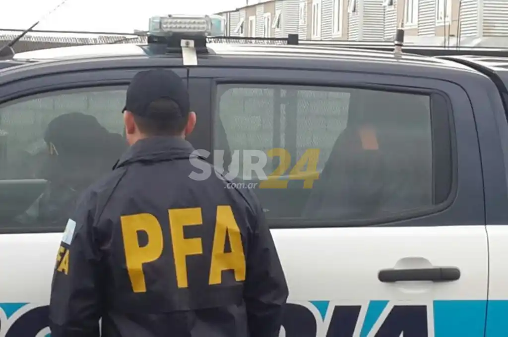 Detienen a policía federal con casi dos kilos de marihuana