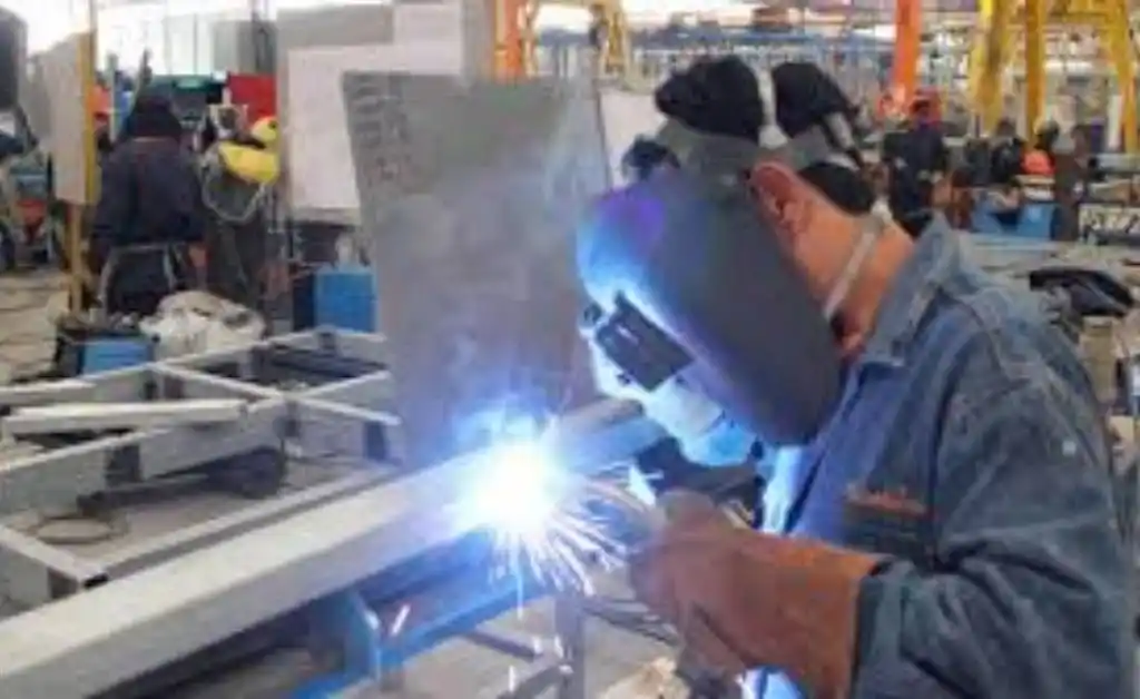 La producción de las pymes industriales volvió a caer en septiembre