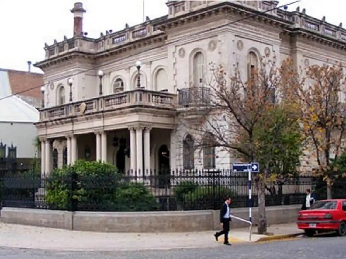 Guardias mínimas por el 9 de Julio en San Francisco 