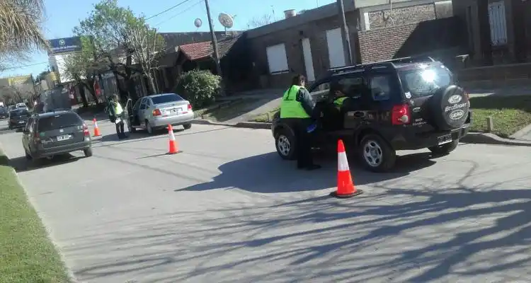 Le secuestran la moto y la amenazan con cobrarle más si va a los medios a protestar