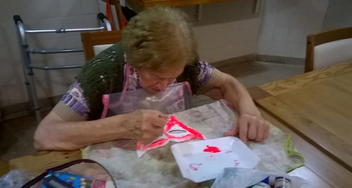 Un “club” con actividades, talleres y merienda para que adultos mayores ocupen su tarde