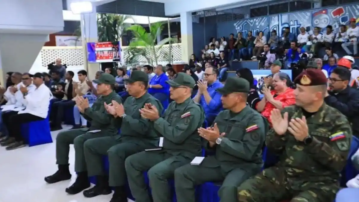 EE.UU. cree que «con sus ridículas sanciones van a amedrentar a los funcionarios VENEZOLANOS»: Maduro condecoró 4 MILITARES SANCIONADOS