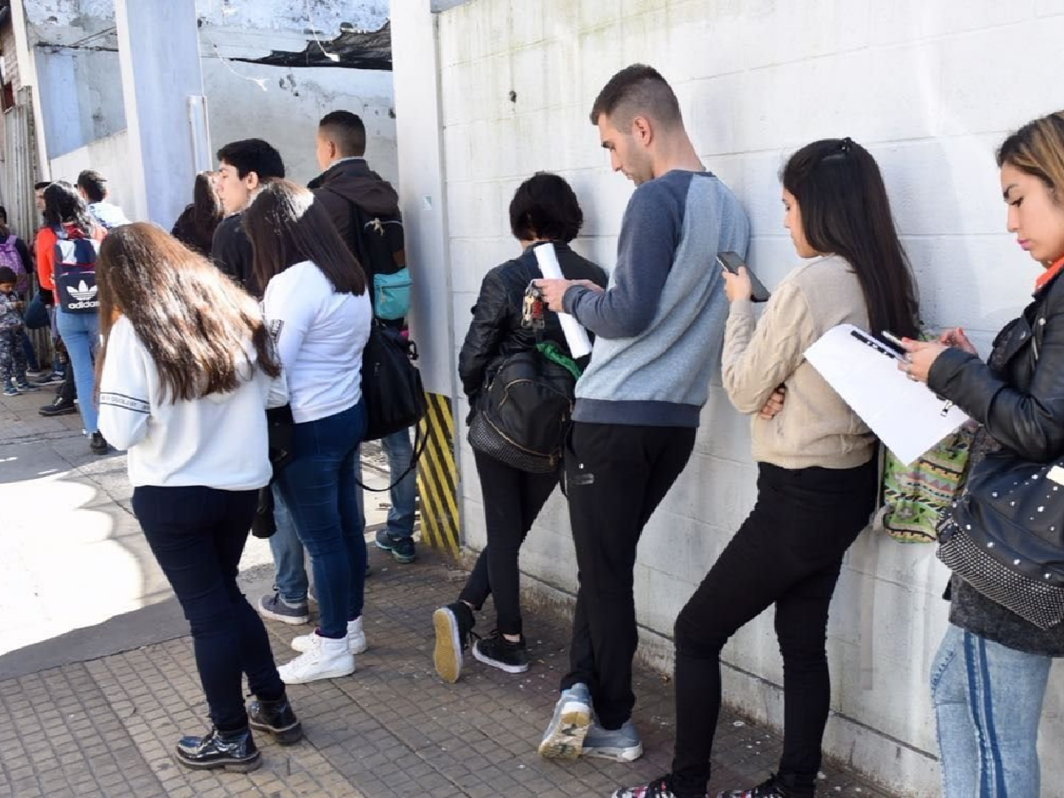 Según datos oficiales, en el último año se perdieron más de 203 mil empleos
