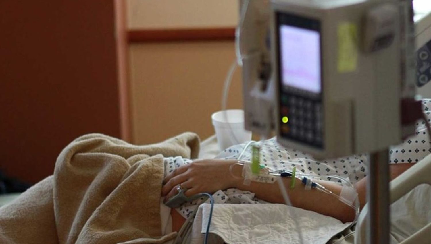 Le hicieron un aborto por error a una embarazada: confundieron las historias clínicas