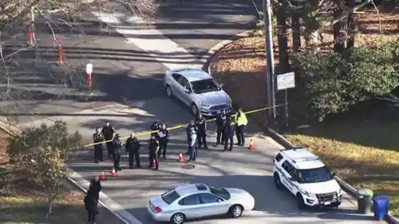 ¡SÍ, EN EE.UU.! Niño de 6 años disparó contra su maestra y la dejó grave