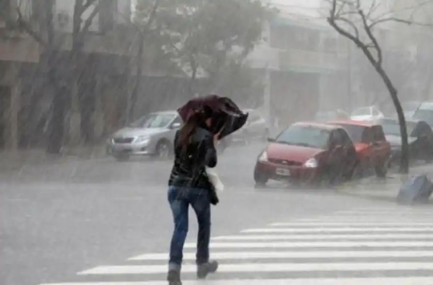 Martes lluvioso con alerta amarillo por tormentas fuertes en Rosario
