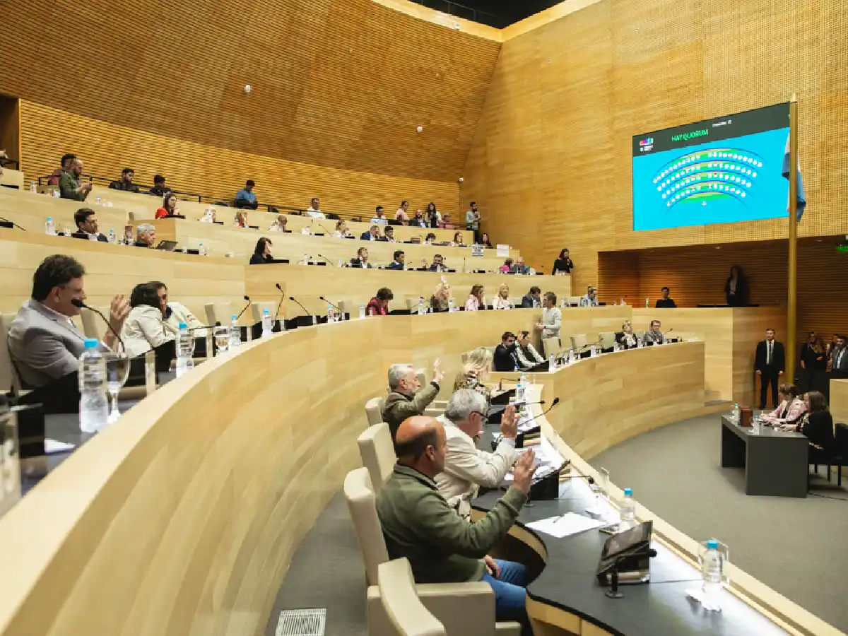 Avalan licitación para iniciar la obra que traerá agua potable del Paraná
