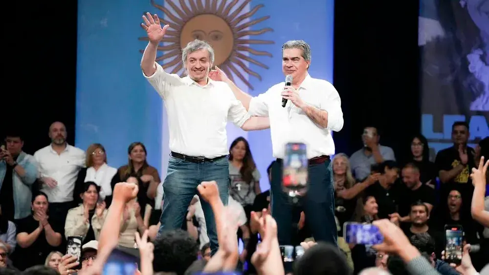 Kirchner, en el escenario en Chaco junto a Jorge Capitanich.