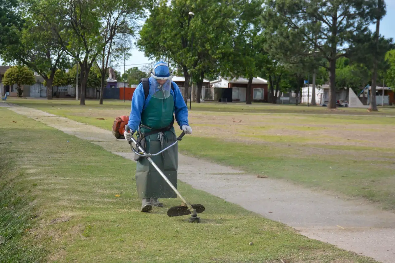 Redoblado esfuerzo de las cuadrillas municipales en el mantenimiento de la ciudad