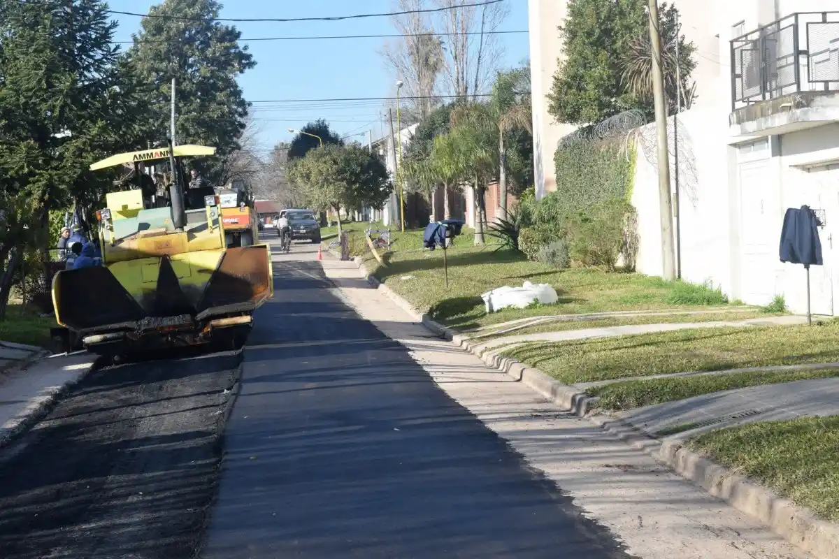 Avanzan las obras de pavimentación en calles San Juan y Soldado Mosto