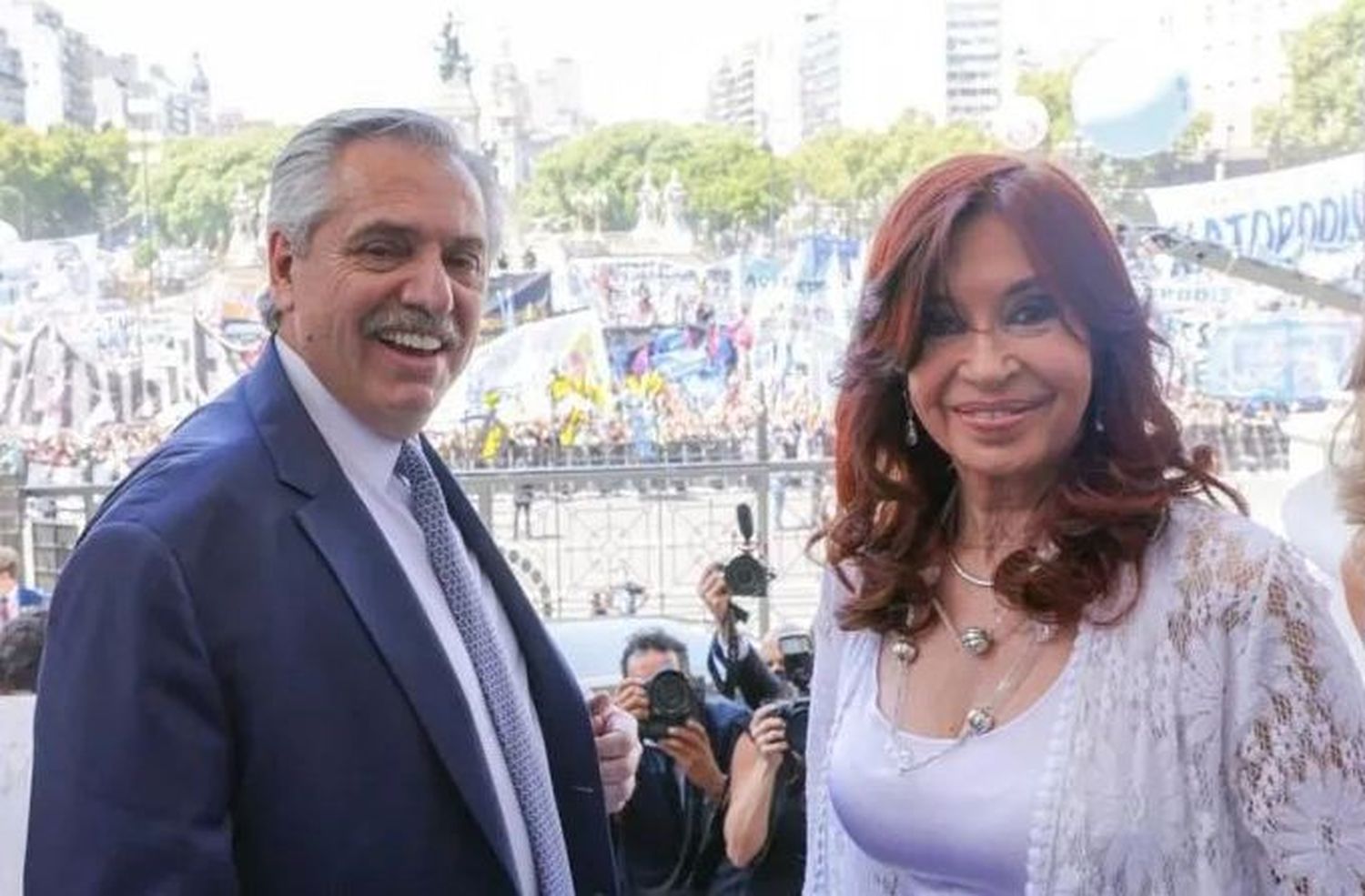 Tras el ataque a Cristina, Alberto Fernández declaró "feriado nacional para que la gente se exprese en paz"