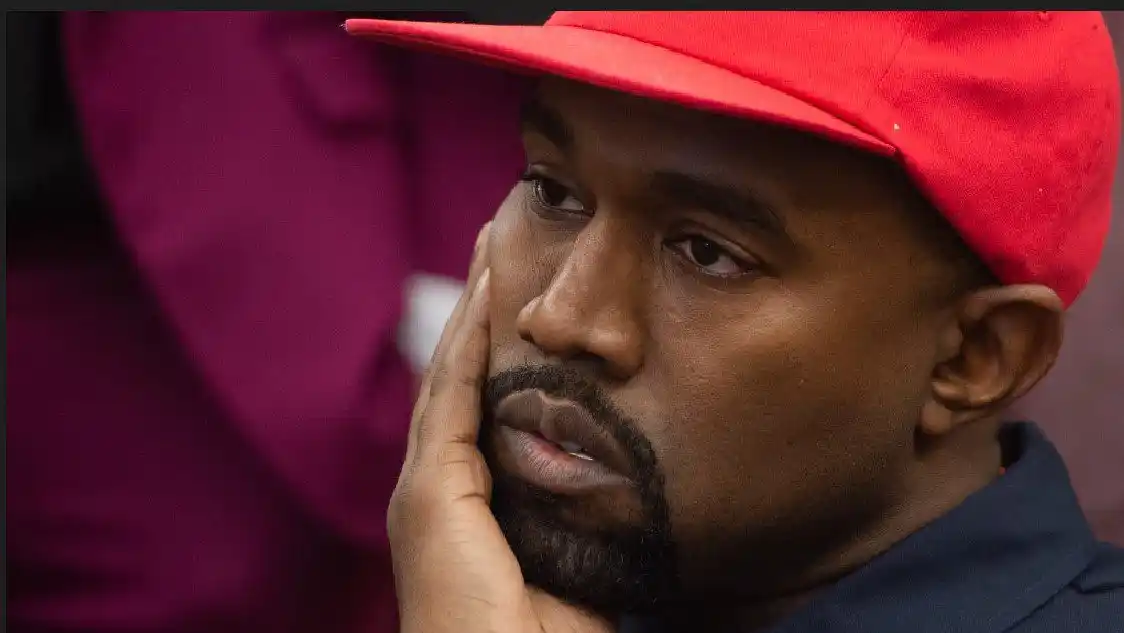 Kanye West es demandando por paparazzi que lo acusa de agresión