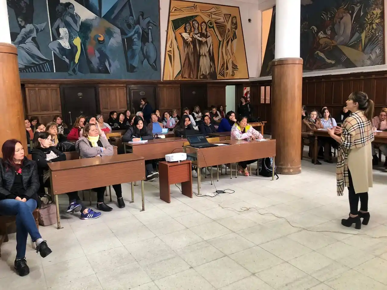 Más de 600 estudiantes y vecinos se capacitaron en modelos de negocios para emprendedores