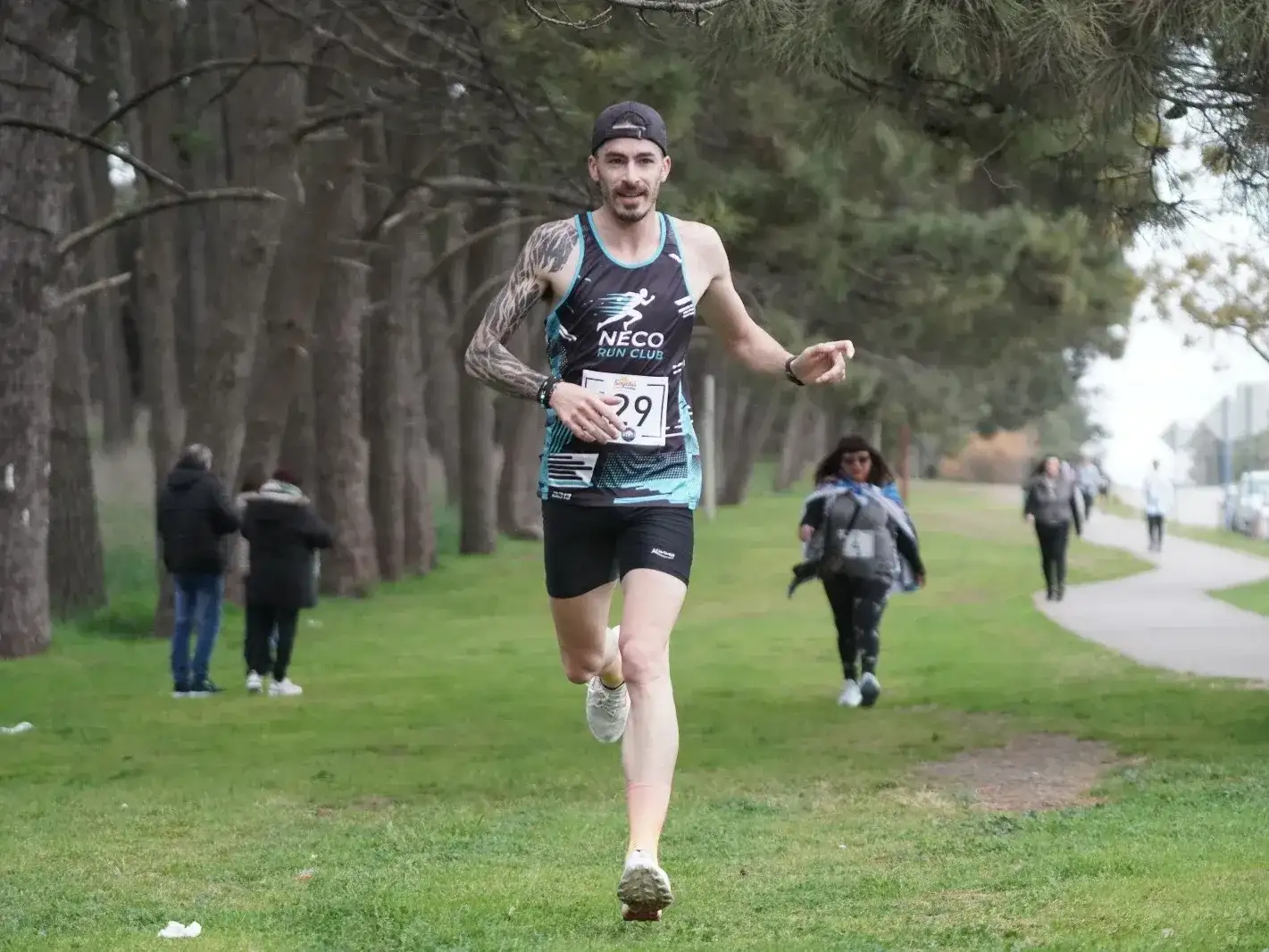 Ganador de los 8K. Leandro Guevara se impuso entre los caballeros