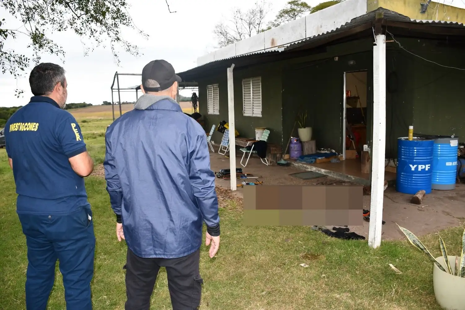 Allanamiento policial: irrumpieron en un campo y secuestraron una Hilux vinculada a una causa por robo