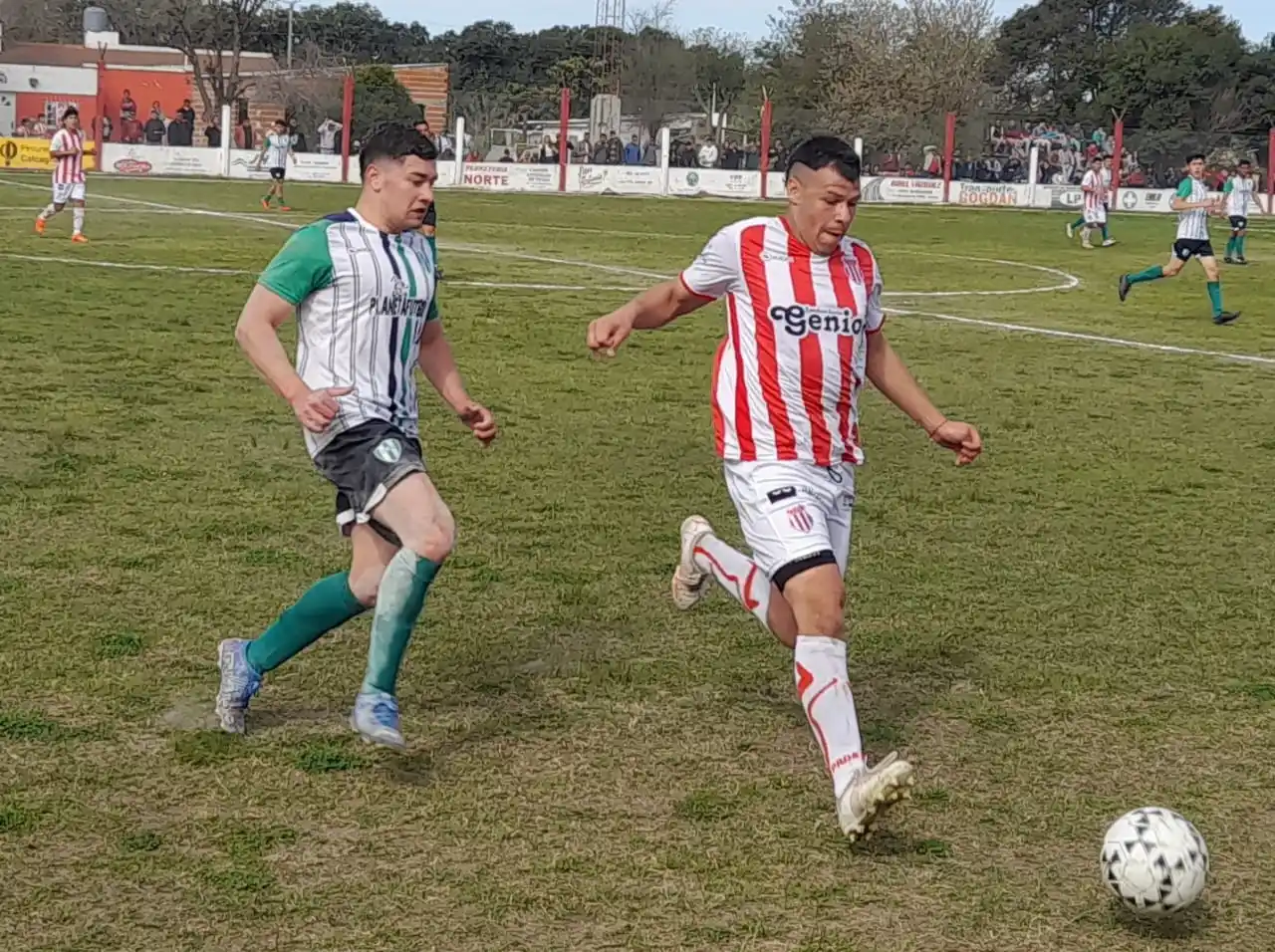 Enzo Basualdo fue clave en los partidos finales ante Urquiza en el Torneo anterior. El gol de cabeza en el "Pocha" Badaracco que le quitó el titulo que ya festejaba el CAU (terminó 2-1) y en la finalisima en cancha de Bancario abrió la cuenta para la goleada norteña.