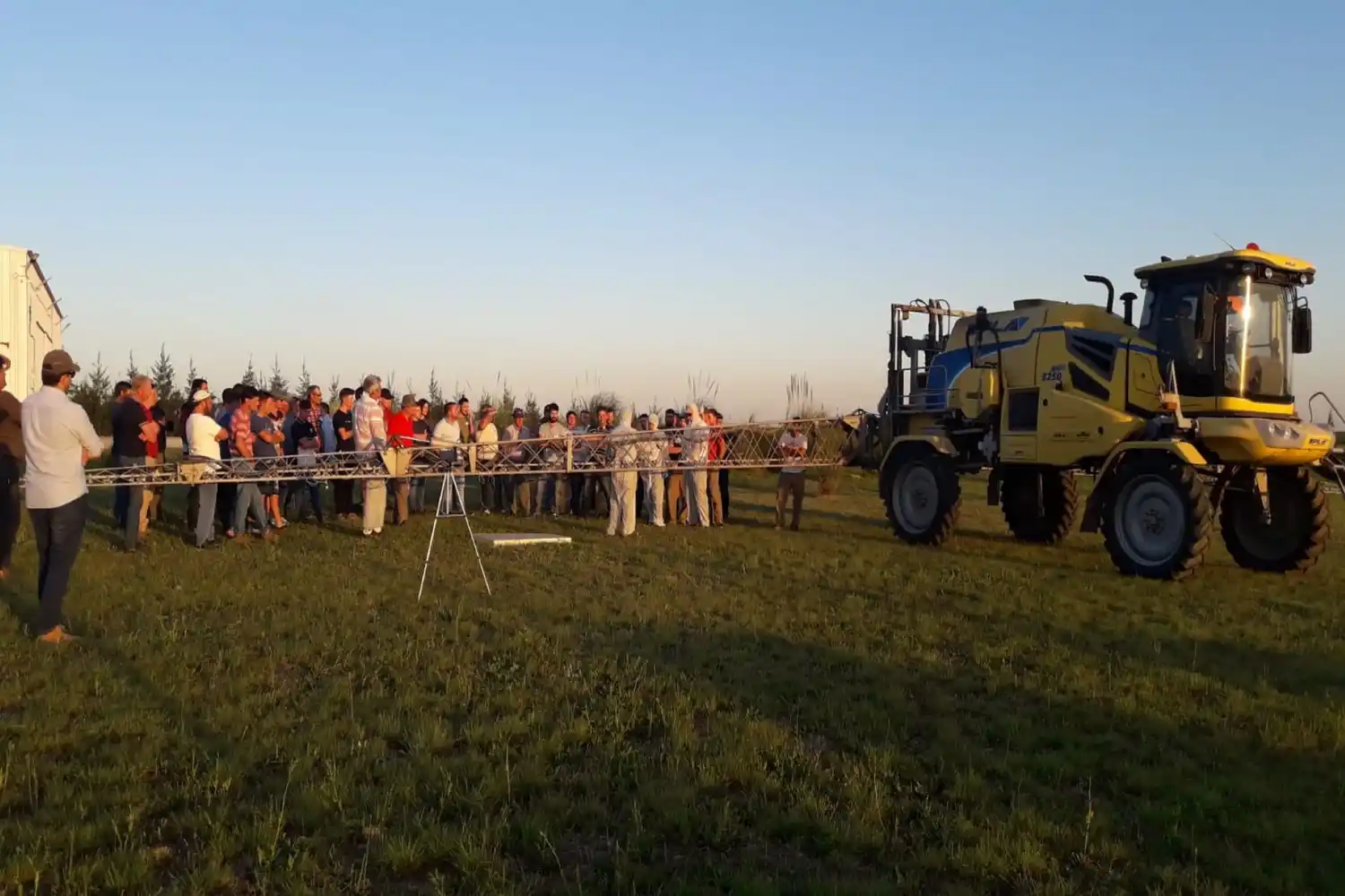 Más de 250 operarios y auxiliares de equipos pulverizadores se capacitaron en Valle María