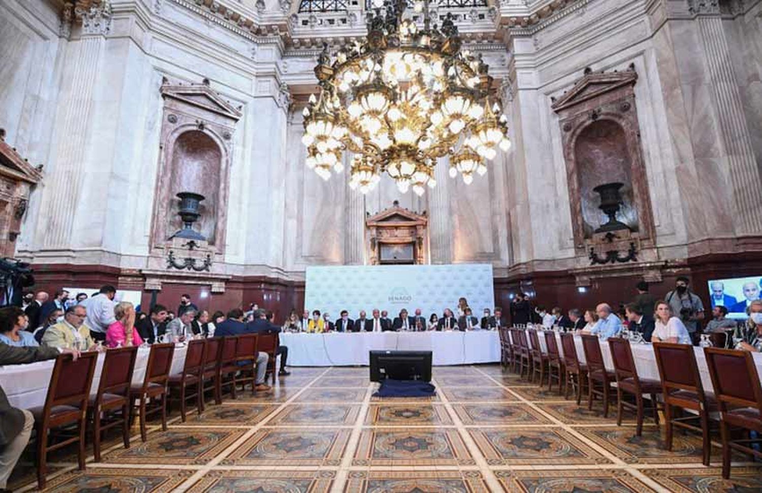 En una jornada sobre trata infantil en el Senado, denunciaron "la red de trata más grande de Argentina"