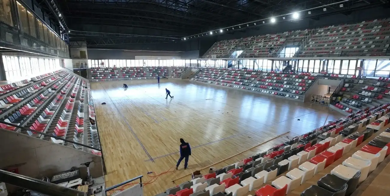 El microestadio cuenta con 2.400 localidades y espacios para ampliar su capacidad.