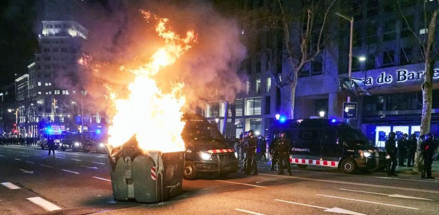 Quinta noche de incidentes en España por el encarcelamiento del rapero Pablo Hasél