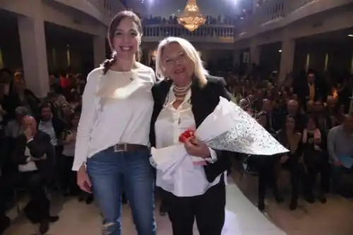 Otorgan un nuevo adelanto salarial a los docentes y les pagan el presentismo