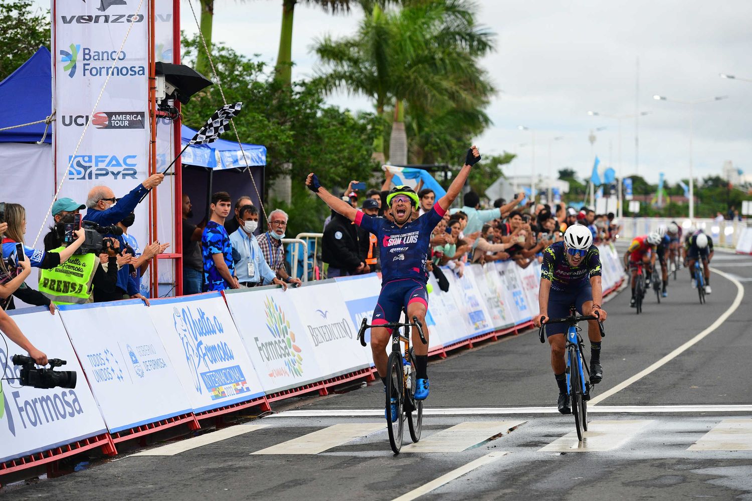 Llegada a la meta 1° Etapa "Vuelta a Formosa Internacional"