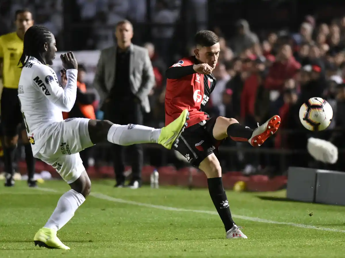 Colón lo dio vuelta y superó a Atlético Mineiro