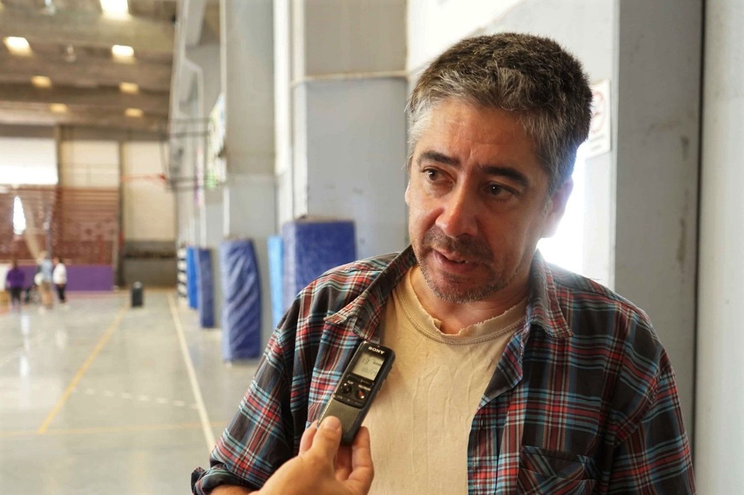 Arturo Serrano presenta su libro "Cuándo descansaremos"