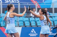 Las Leonas golearon y ya esperan en semifinales