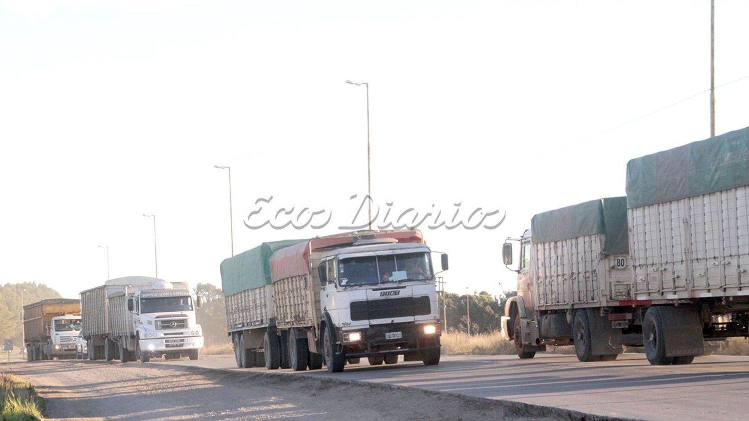 Se pretendía. Un tributo por los efectos que produce en los caminos de acceso a Puerto el paso de los camiones