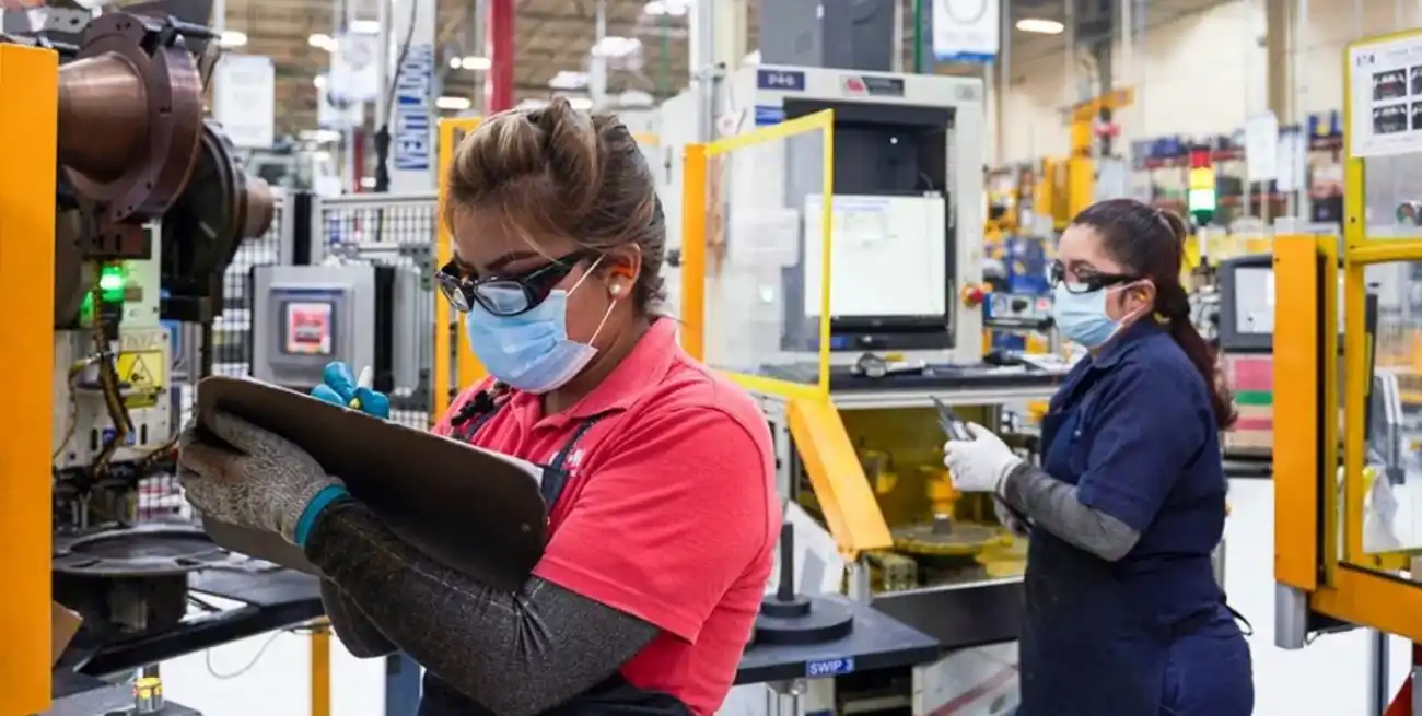 La producción manufacturera santafesina mostró una mejora durante el mes de febrero