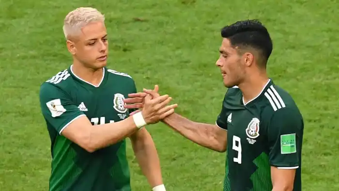 Chicharito Hernández-Raúl jiménez - Interna 1