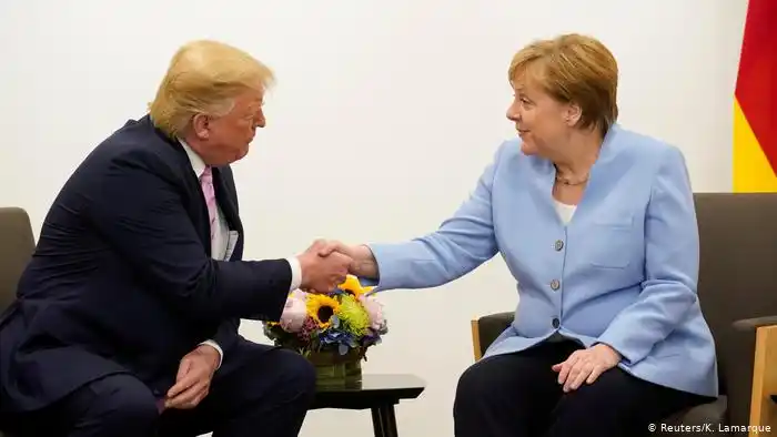 Trump exhorta a Merkel a “mantener a Irán bajo presión global máxima”